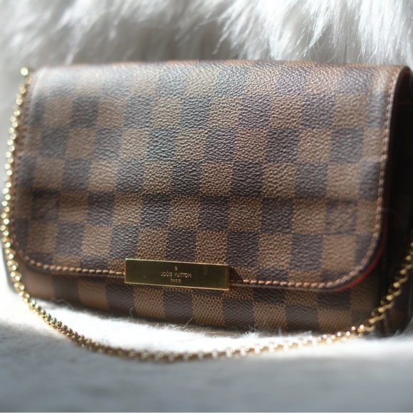 Louis Vuitton Crossbody Bag - Picture 3 of 8